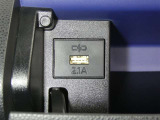 【充電用USB端子】デバイスの充電に便利です。※実際の接続端子は写真で確認or店舗までご気軽にお問合せください♪