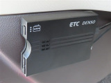 ETCがついていて、高速道路の料金所の通過もラクラクです!