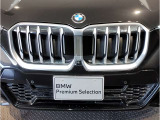 BMW代表的な特徴のキドニーグリル。BMWのすべてのモデルに採用され、BMWらしさを強調しております。