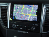 ポルシェ純正ナビが装備されております。Bluetooth等もご使用いただけます。