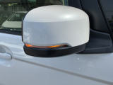 オシャレさと視認性を兼ね備えたLEDミラーウインカー♪