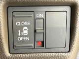 【パワースライドドア】スマートキーや運転席のスイッチでスライドドアの開閉が可能♪電動だから力を入れてドアを開ける必要が無く、小さいお子様でも、重い荷物を持っている時もラクに開け閉めできます♪