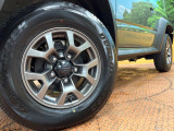 【純正15インチアルミホイール】外観にマッチした純正アルミホイールを装着しております。各種社外アルミホイールや、スタッドレスタイヤも取扱いしております。是非ご相談くださ