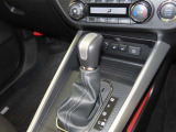 フロアシフトのオートマチックトランスミッションです。