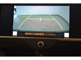 バックモニター付き。 車両後方の映像が画面に表示されるので、車庫入れが苦手な人も安心です。 ただし、目視確認もお忘れなくお願いいたします。