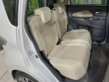 後部座席も気になるようなキズ・汚れやへたり等、大きなダメージはなく、良好な状態です。