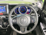 ステアリングも使用感が少なく、きれいな状態となっております♪