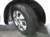 タイヤは ダンロップ エナセーブ  2025年製がついています。他にも見たいところ、知りたいことなどございましたらお気軽にお問い合わせくださいませ。 専門スタッフが丁寧にお答えいたします。
