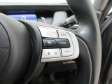 ハンドル右側にはクルーズコントロールのスイッチが装備され運転中の操作も安心して行えます!