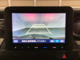 バックでの車庫入れも安心です! リアカメラが付いているバックモニター付のナビを装備しております。操作線もついており距離感も画面から確認できます。