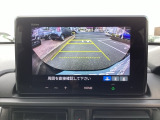 運転が苦手な方も車庫入れラクラクです!ギアをリバースに入れれば自動的にモニターが切り換わりますので、面倒な操作は不要です。狭い駐車場もお車を傷つけず安心です!