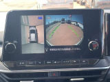 【アラウンドビューモニター&バックモニター】クルマを真上から見下ろしているかのような映像が表示され、周囲の状況がひと目で把握できます!駐車が苦手な方でも安心してスマートに駐車できます!