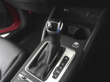 MTモード付きシフトレバーです。Dレンジより左に倒していただくと任意にシフトチェンジでき、スポーティーなドライビングをお楽しみいただけます。
