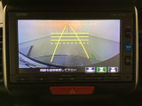 バックでの車庫入れも安心です! リアカメラが付いているバックモニター付のナビを装備しております。操作線もついており距離感も画面から確認できます。