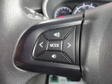 ステアリングスイッチです。オーディオ操作が簡単に出来ます。