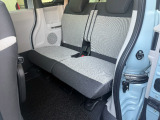 清潔で広々したシートです!後部座席でもゆったり快適に過ごせるので、後ろに座る人たちもドライブが楽しくなりますよ。是非、現車を見て体感してみてください。