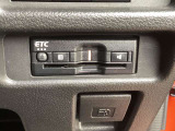 ETCももちろん搭載。いちいち料金所で停車する必要なんて当然ないです。スムーズにストレスなくドライブをお楽しみください。(※支払総額にセットアップ費用は含まれておりません。)