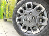 【純正15インチアルミホイール】外観にマッチした純正アルミホイールを装着しております。各種社外アルミホイールや、スタッドレスタイヤも取扱いしております。是非ご相談ください♪