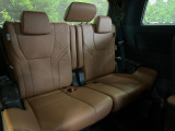 3列目シートはもちろん状態良好☆大人でもゆったりと座って頂けますので、大人数でのお出かけもラクラクです♪ご家族で、気の知れた仲間で、ドライブに行くのが楽しみですね♪