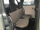 乗車人数や荷物の量、車内での過ごし方に合わせて、シートのレイアウトを変更できます。