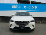 凛とした表情のフロントマスクが、自信に満ちた走りを感じさせます。The dignified front face inspires confident driving.