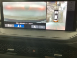 【マルチビューカメラ】周囲の状況を多彩なビューでナビ画面に表示します。駐車場や見通しの悪い交差点での安心感を高めます♪