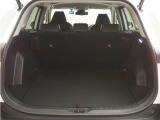 ラゲッジスペースです。リアシートは4:6分割可倒式です。倒せば大きな荷物も積めます。