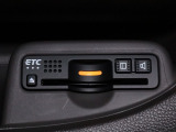 ホンダ純正ETC車載器です。セットアップしてからご納車致します。ETCカードを差し込めば高速道路の出入り口ゲートを楽々通過出来ます。