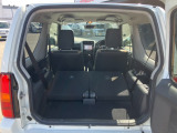 リア席を倒せばさらに広々とした空間の出来上がり!荷物もたくさん載せられますよ。
