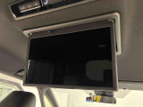 リアモニターがついています。