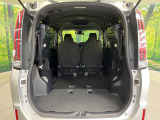 後席を格納すると、これだけの広さが!シーンに合わせたシートアレンジで、大きな荷物も積むことが出来ます♪
