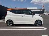 コンパクトなボディでどの年代の方にも乗りやすいお車になっております☆