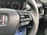 Hondaセンシングの機能のひとつ、アダプティブクルーズコントロール付!アクセルから足を離しても設定したスピードと前車との車間を保ち走行してくれます!車線維持もアシスト☆高速道路で疲労軽減ですね☆