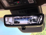 【デジタルインナーミラー】後席の大きな荷物や同乗者で後方が確認しづらい時でも安心!カメラが撮影した車両後方の映像をルームミラー内に表示。クリアな視界で状況の確認が可能です!