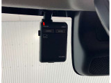 純正ドライブレコーダーを装着しています♪高画質、高機能で、毎日の運転に安心をプラスします!しっかり、録画できるマストアイテムです♪