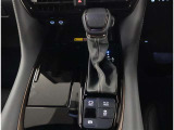 ストレスなく操作しやすいシフトレバーですね。
