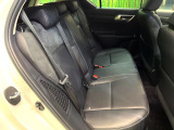 後部座席も気になるようなキズ・汚れやへたり等、大きなダメージはなく、良好な状態です。