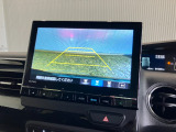 【バックカメラ】リバースにするだけで映ります、後方の安全確認や、狭い駐車場での車庫入れ、雨の日や夜間など視界の悪い時に便利です!安全にバックする為には欠かせない装備です。