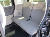 2列目シートはゆったりと座れる広さの2人乗りです。