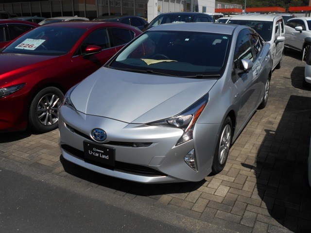 トヨタ プリウス 