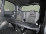 便利な5:5分割可倒式シートです。収納と乗車人数のバランスに優れています♪荷物の大きさに応じたラゲージスペースをフレキシブルに作り出せるので、シーンに応じた使い方ができます♪