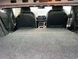 一体型可倒式シートです。リヤシ-トを倒すと、長い荷物も積めちゃいます。しかもフラットになります。
