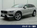 ボルボ V60クロスカントリー アルティメット B5 AWD 4WD