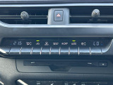 【 オートエアコン 】車内温度を感知して自動で温度調整をしてくれるのでいつでも快適な車内空間を創り上げます。