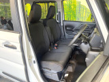 運転席シート廻りは使用感も少なく、良好な状態となっています。前オーナー様が丁寧に使っていたことがよくわかりますね。
