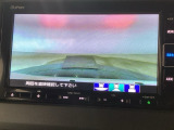 【バックカメラ】運転が苦手な方も車庫入れラクラクです!ギアをリバースに入れれば自動的に切り換わりますので、面倒な操作は不要です♪狭い駐車場もお車を傷つけず安心ですね!