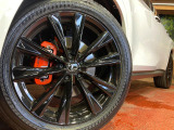 【純正20インチアルミホイール】外観にマッチした純正アルミホイールを装着しております。各種社外アルミホイールや、スタッドレスタイヤも取扱いしております。是非ご相談ください♪