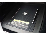【ワイヤレス充電器】スマートフォンを置くだけで充電が可能です!ケーブルをつなぐ煩わしさがないのでスマートですね♪