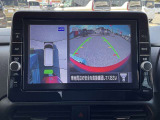 アラウンドビューモニター搭載。上から見下ろしたように液晶に映るのでスムーズな駐車をサポートします。