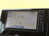 純正ナビを装着。(DVD・フルセグTVの視聴、Bluetoothの接続可能)